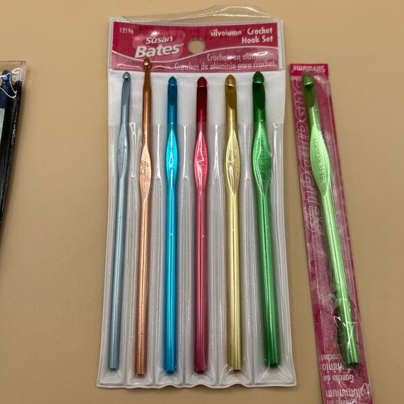 Lot of 13 Crochet Hook Susan Bates Silvalume and Yarnology E-J - Picture 3 of 6